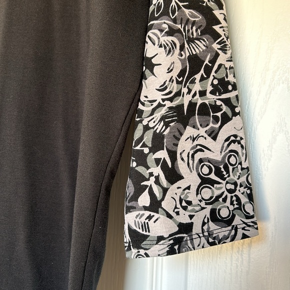 LuLaRoe Top - Picture 6 of 6